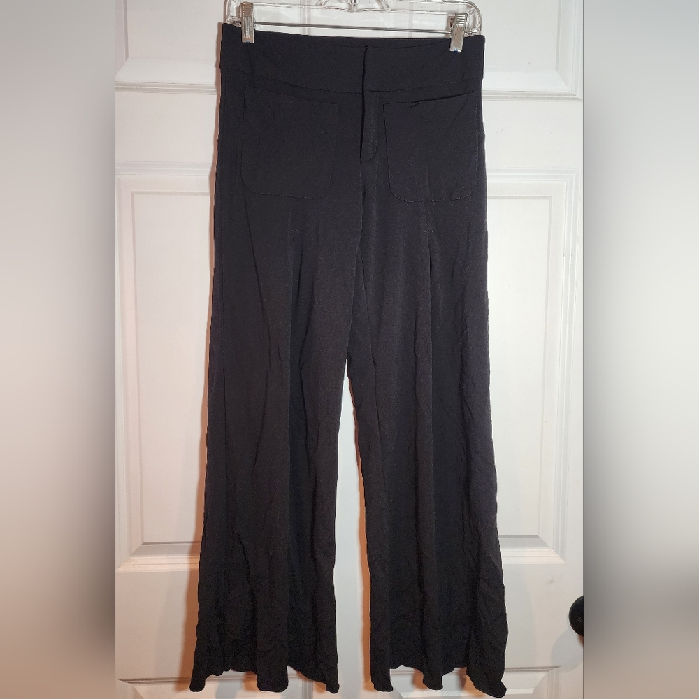 Equestrian Women's Black Wide-Leg Pants Pocket Front Size "P"